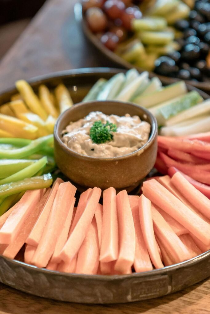 Heart healthy snacks veggie sticks hummus
